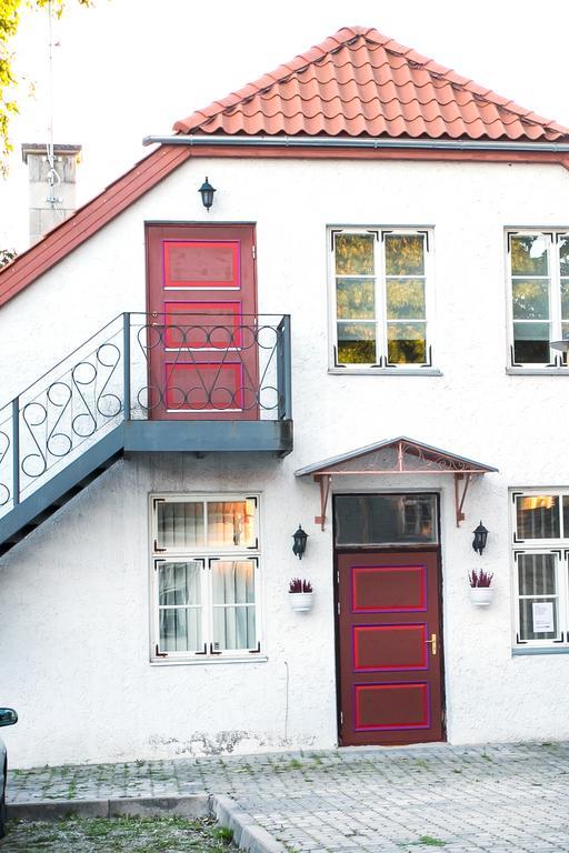 Guesthouse Laurits Kuressaare Extérieur photo