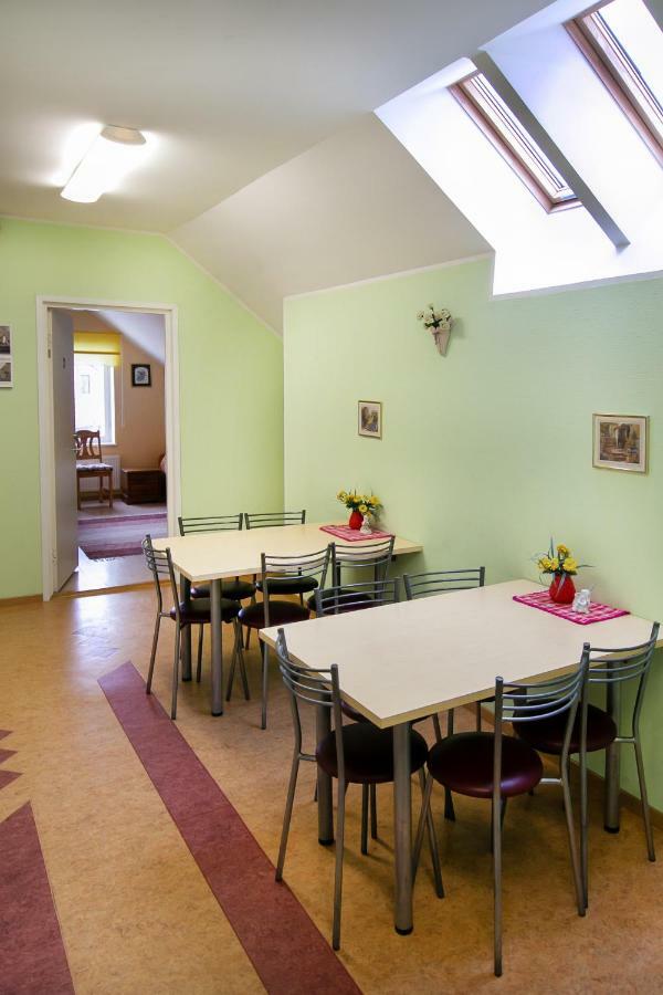 Guesthouse Laurits Kuressaare Extérieur photo