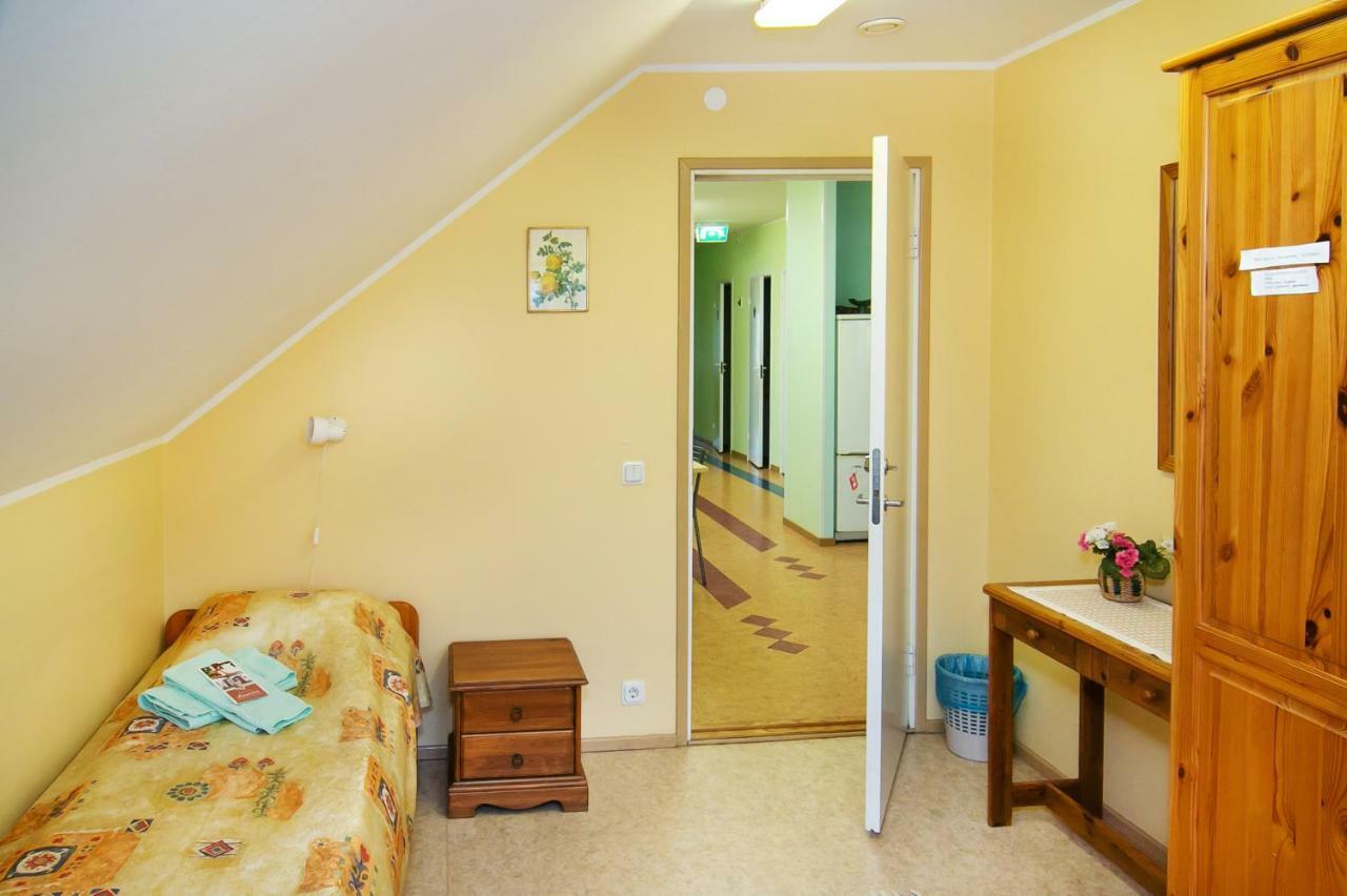 Guesthouse Laurits Kuressaare Extérieur photo