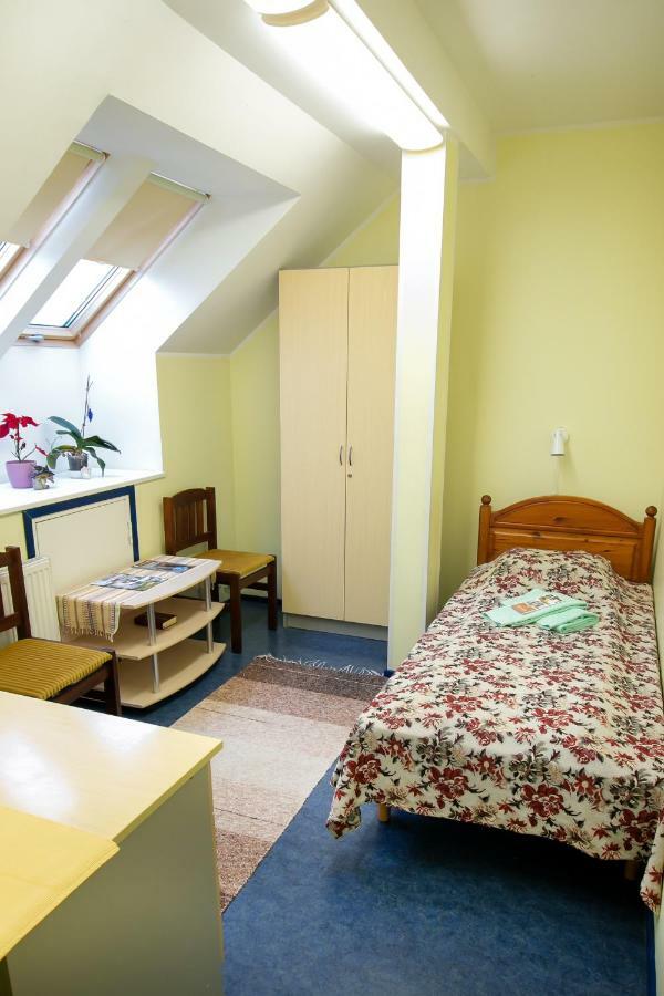 Guesthouse Laurits Kuressaare Extérieur photo