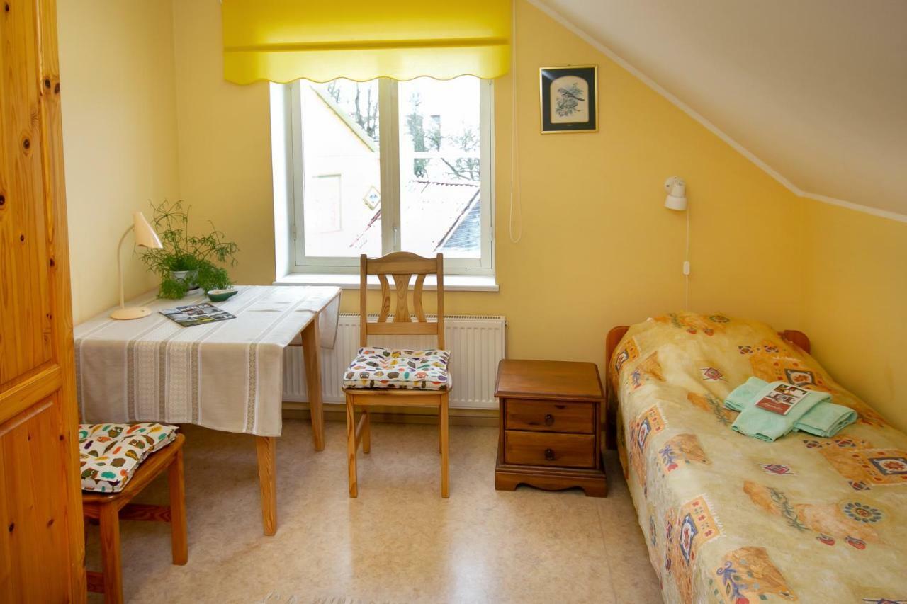 Guesthouse Laurits Kuressaare Extérieur photo