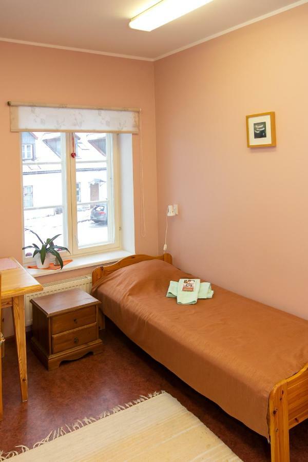Guesthouse Laurits Kuressaare Extérieur photo